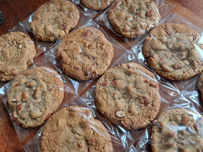 Almond cookie